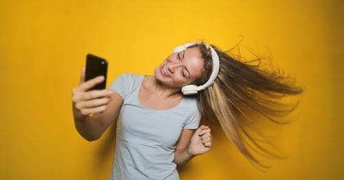 Headset Bluetooth Suara Putus Putus. Tips Mengatasi Suara Putus-putus Saat Mendengarkan Lagu Dari
