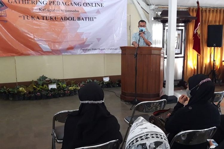 Grup Wa Jual Beli. Berawal dari Grup WA, Pedagang Tuka Tuku Adol Bathi putarkan