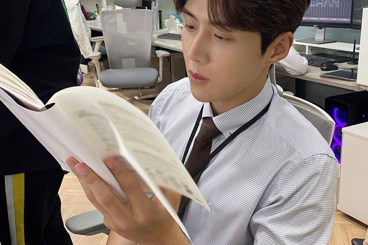Nama Ig Chen Exo. Skandal Kim Seon Ho Terkuak, Netizen Minta Sang Aktor Drakor