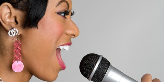 Cara Memperbagus Suara. 9 Cara Agar Suara Bagus dan Tidak Fals, Ampuh Bikin Merdu