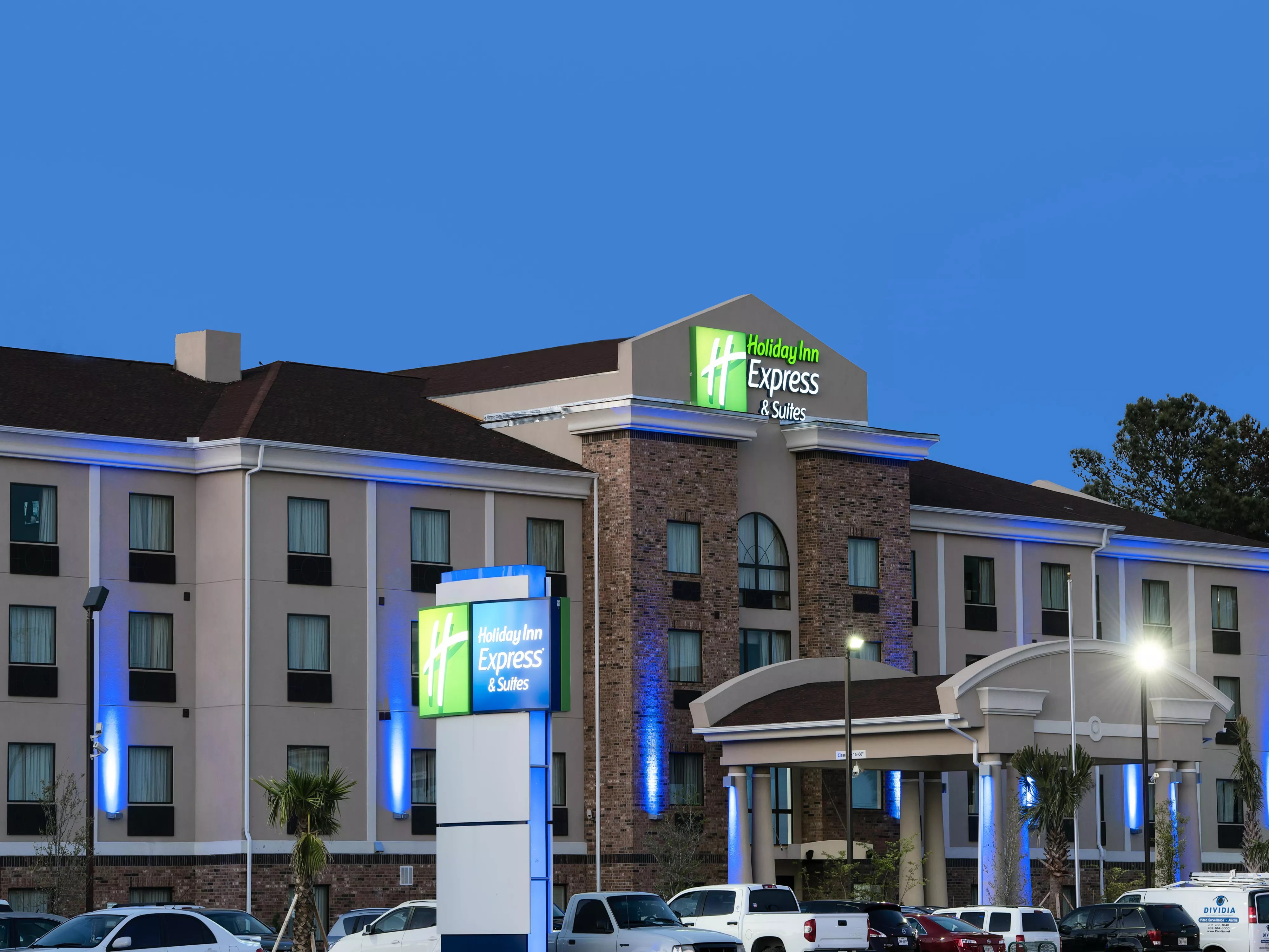 Font Tebal Instagram. Holiday Inn Express & Suites Houston North