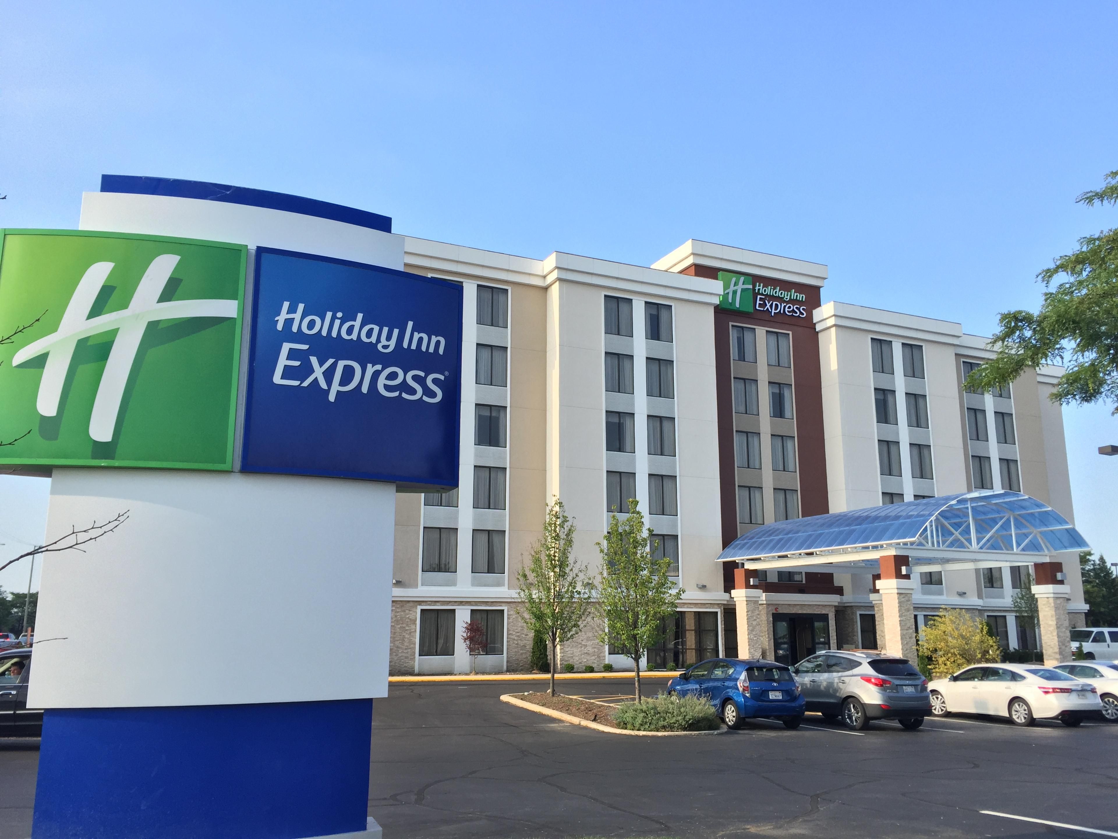 Cara Membuat Feed Instagram Online Shop. Holiday Inn Express Chicago NW