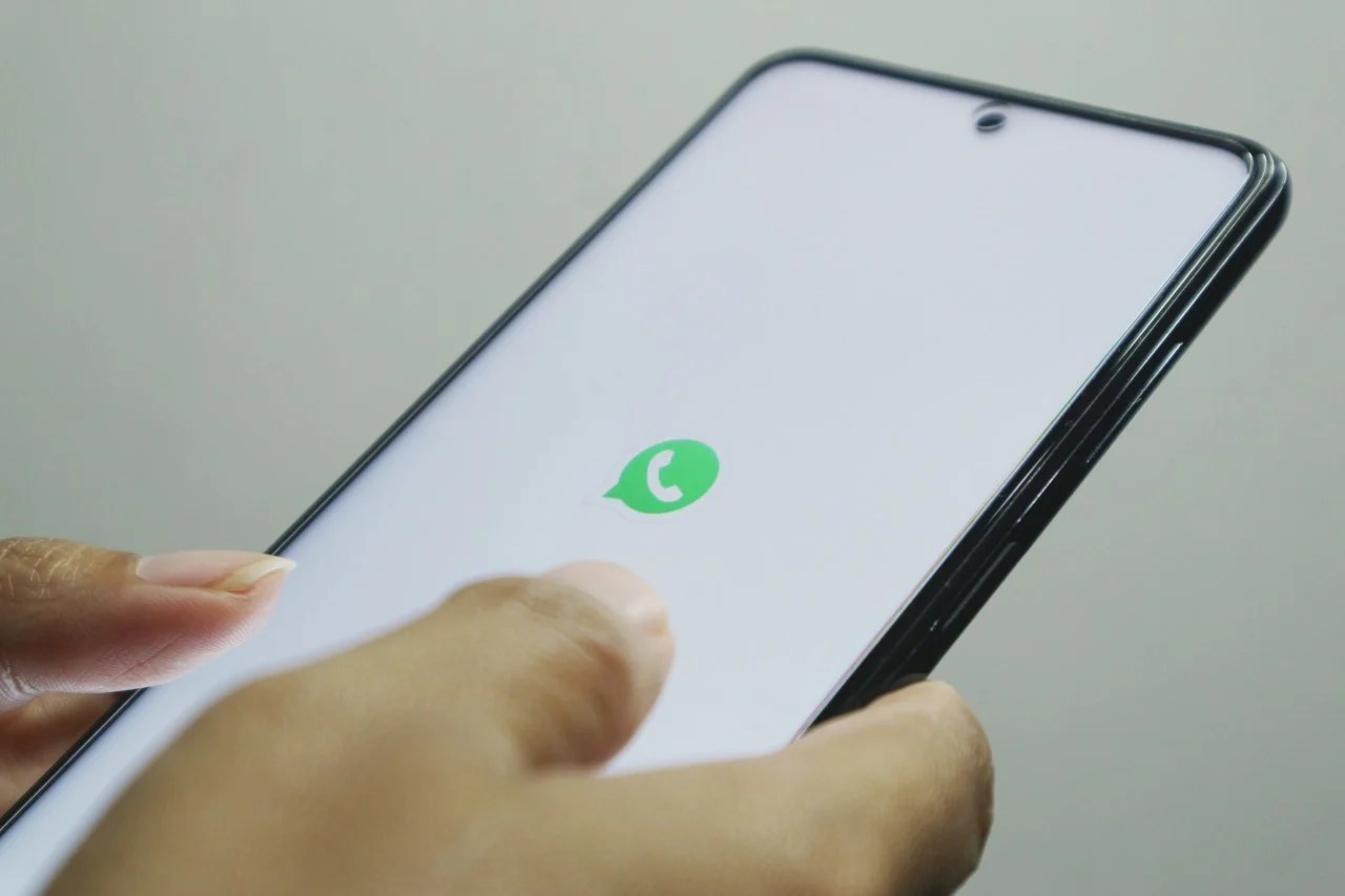 Hapus Stiker Whatsapp. Cara Menghapus Stiker WhatsApp yang Sudah Tidak Diinginkan