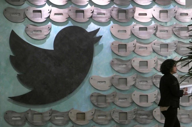 Cara Melihat Orang Yang Melihat Status Twitter Kita. Wartawan akan kehilangan banyak jika Twitter tutup
