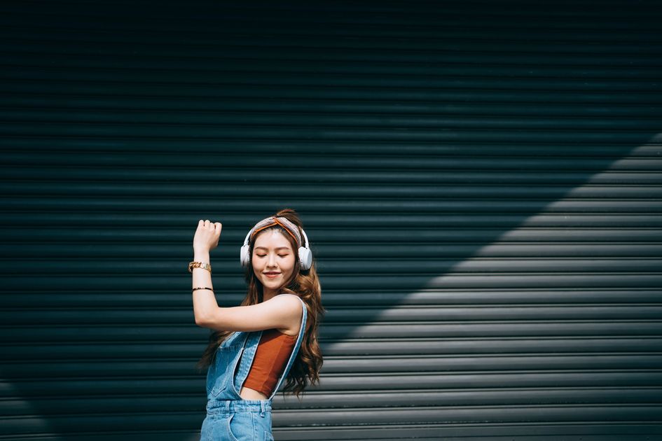 Daftar Lagu Barat Yang Lagi Hits. 5 Lagu Barat Ini Viral di TikTok dan Masuk Tangga Lagu Billboard
