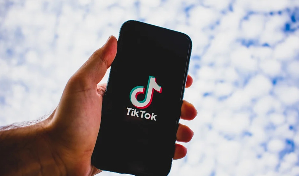 Definisi Tik Tok. Tik Tok Adalah (Pengertian), Asal, Manfaat, Efek Negatifnya – Jasa