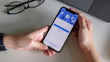 Aplikasi Latar Belakang Facebook. Perbaiki Facebook yang lambat di Android dan iPhone